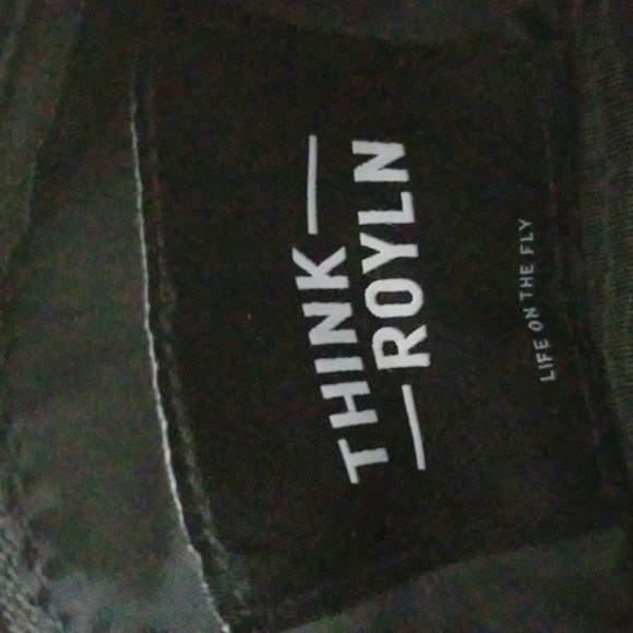 New Think Royln Alpine Quilted Crossbody Bag - Picture 10 of 12